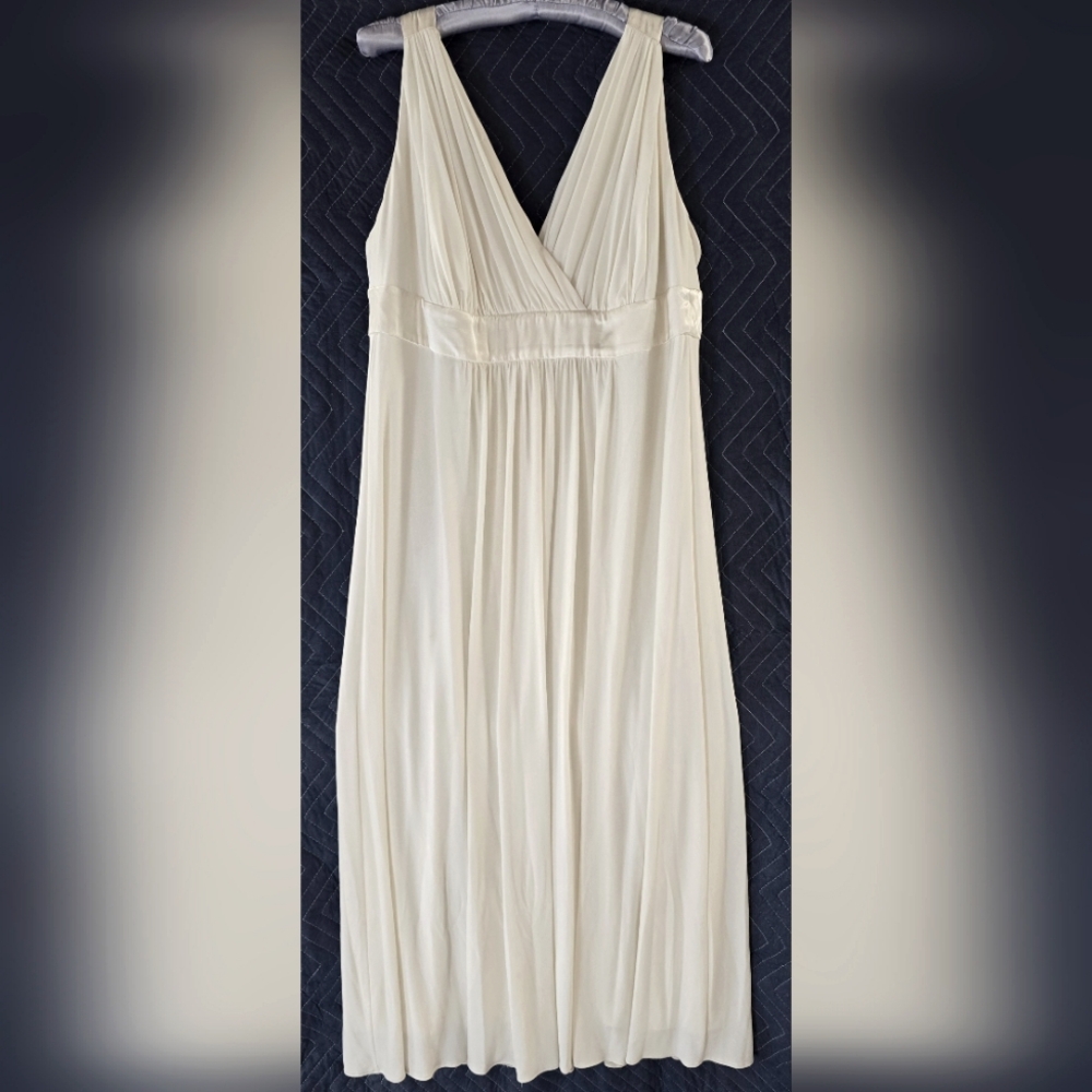 Woman's Wedding Dress - Picture 1 of 5